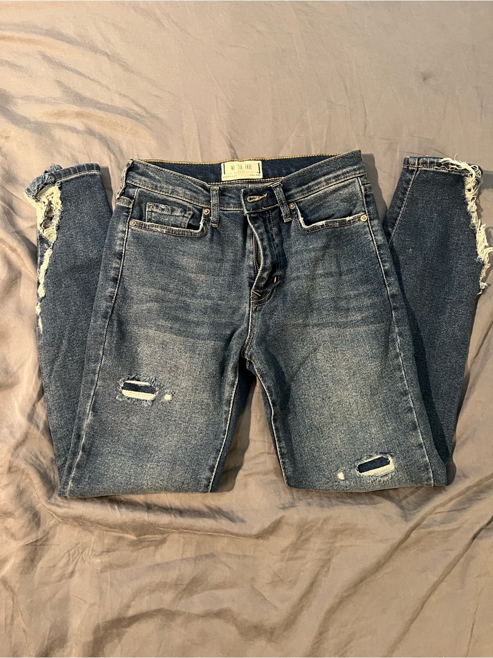 BRAND NEW- Dark Blue Distressed High-Rise Women’s Jeans-NEVER WORN